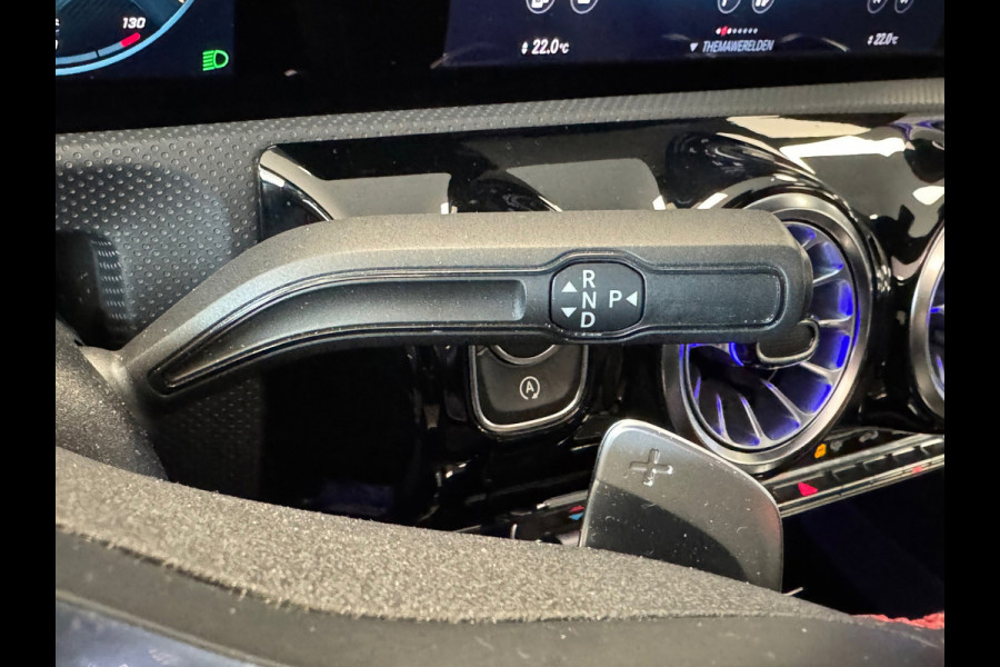 Mercedes-Benz CLA-Klasse 180 Premium Plus AUT. PANORAMADAK SFEERVERLICHTING NAVIGATIE CAMERA AIRCO CRUISE STOELVERWARMING