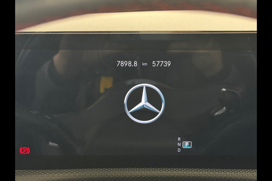 Mercedes-Benz CLA-Klasse 180 Premium Plus AUT. PANORAMADAK SFEERVERLICHTING NAVIGATIE CAMERA AIRCO CRUISE STOELVERWARMING