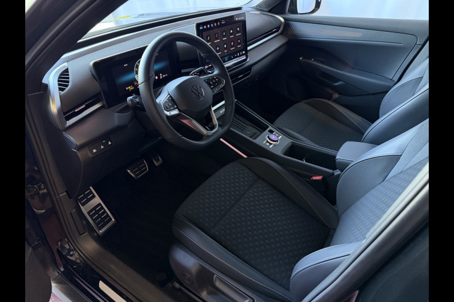 Volkswagen T-Roc 1.5 150PK eTSI R-LINE 06/2026 EDITION IQ LED/GRIL LOGO STOEL/STUUR.VERW ELEK.KLEP 2026