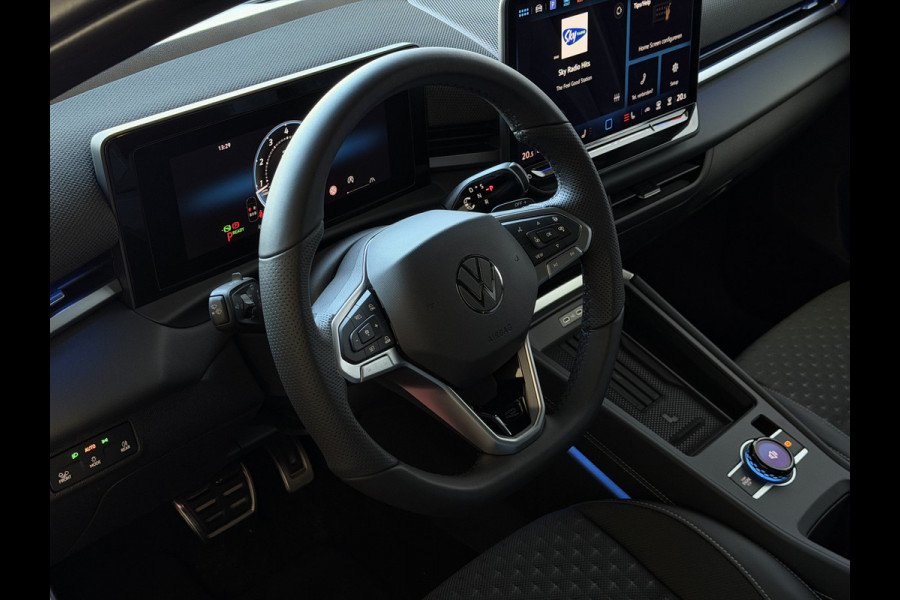 Volkswagen T-Roc 1.5 150PK eTSI R-LINE 06/2026 EDITION IQ LED/GRIL LOGO STOEL/STUUR.VERW ELEK.KLEP 2026