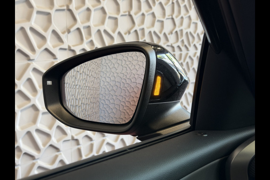 Volkswagen T-Roc 1.5 150PK eTSI R-LINE 06/2026 EDITION IQ LED/GRIL LOGO STOEL/STUUR.VERW ELEK.KLEP 2026