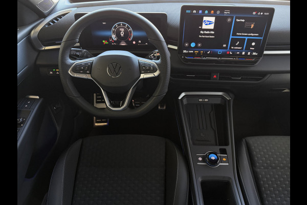 Volkswagen T-Roc 1.5 150PK eTSI R-LINE 06/2026 EDITION IQ LED/GRIL LOGO STOEL/STUUR.VERW ELEK.KLEP 2026