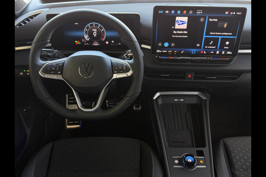 Volkswagen T-Roc 1.5 150PK eTSI R-LINE 06/2026 EDITION IQ LED/GRIL LOGO STOEL/STUUR.VERW ELEK.KLEP 2026