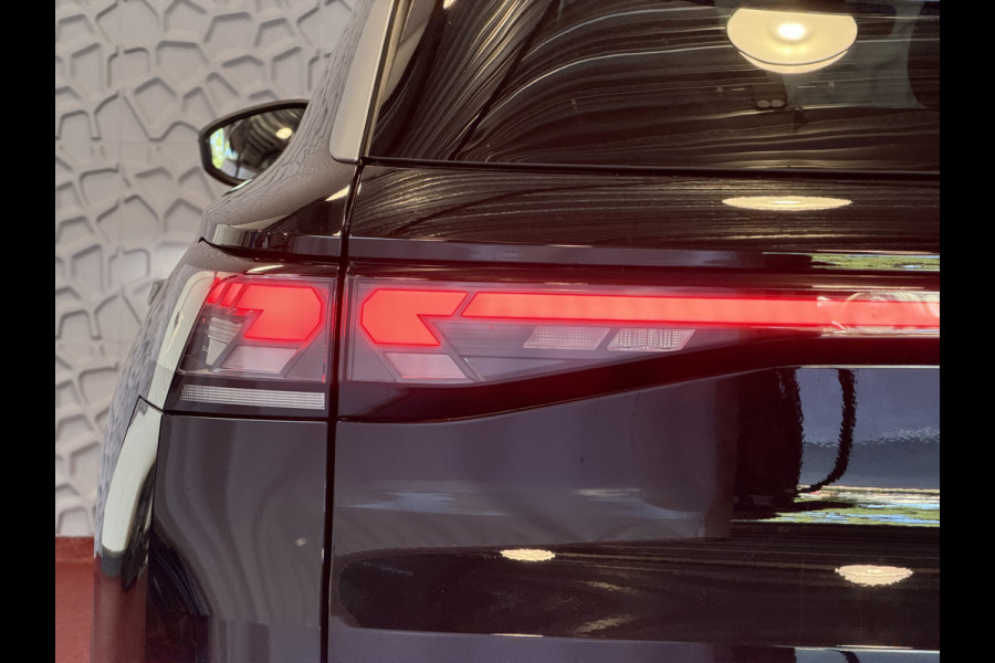 Volkswagen T-Roc 1.5 150PK eTSI R-LINE 06/2026 EDITION IQ LED/GRIL LOGO STOEL/STUUR.VERW ELEK.KLEP 2026