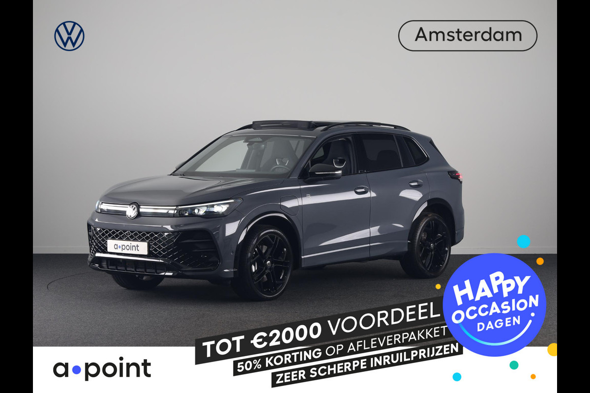 Volkswagen Tiguan 1.5 eHybrid R-Line Edition 204 pk Automaat (DSG) | Verlengde garantie | Navigatie | Panoramadak | Trekhaak (wegklapbaar) | Parkeersensoren (Park assist) | Rondomzicht camera | Black Style pakket | R-Line |