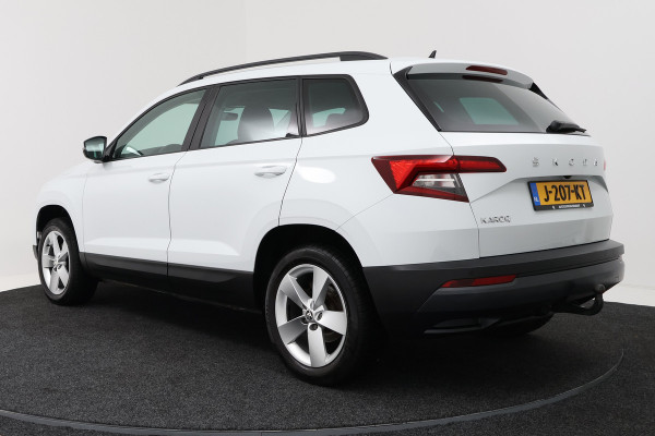 Škoda Karoq 1.5 TSI ACT Style (TREKHAAK, CAMERA, NAVIGATIE CARPLAY, CRUISE CONTROL, PARKEERSENSOREN)