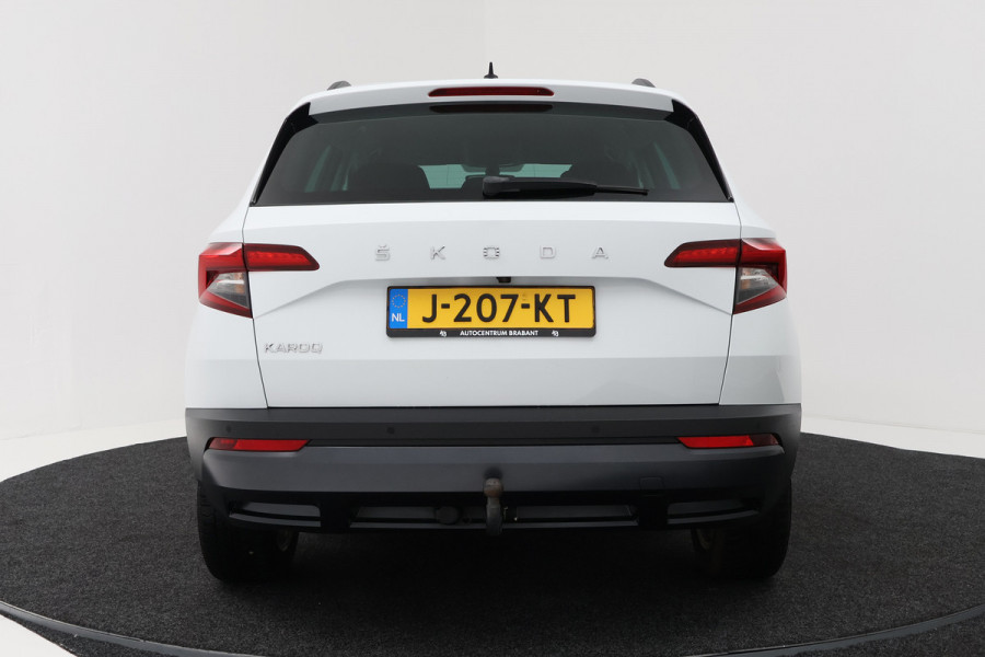 Škoda Karoq 1.5 TSI ACT Style (TREKHAAK, CAMERA, NAVIGATIE CARPLAY, CRUISE CONTROL, PARKEERSENSOREN)