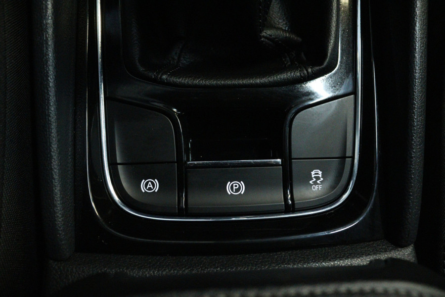 Škoda Karoq 1.5 TSI ACT Style (TREKHAAK, CAMERA, NAVIGATIE CARPLAY, CRUISE CONTROL, PARKEERSENSOREN)