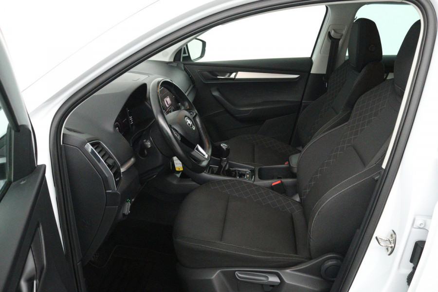 Škoda Karoq 1.5 TSI ACT Style (TREKHAAK, CAMERA, NAVIGATIE CARPLAY, CRUISE CONTROL, PARKEERSENSOREN)