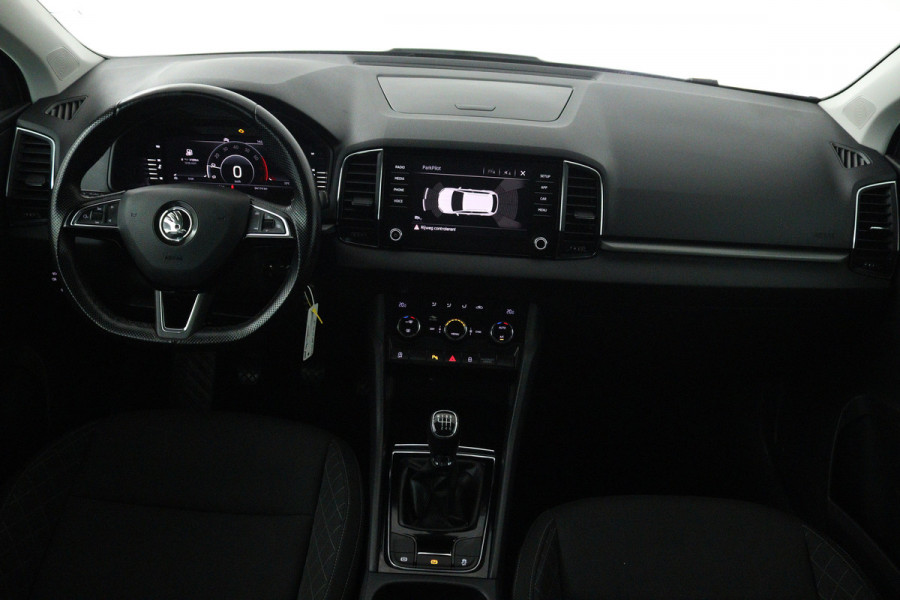 Škoda Karoq 1.5 TSI ACT Style (TREKHAAK, CAMERA, NAVIGATIE CARPLAY, CRUISE CONTROL, PARKEERSENSOREN)