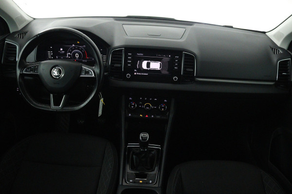 Škoda Karoq 1.5 TSI ACT Style (TREKHAAK, CAMERA, NAVIGATIE CARPLAY, CRUISE CONTROL, PARKEERSENSOREN)
