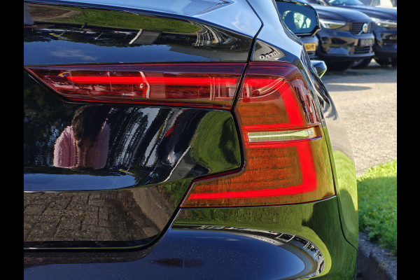 Volvo S60 T6 350PK AWD Recharge Plus Dark | BLIS | Pano | Carplay | Elektr. Stoelen | PDC V+A | ACC