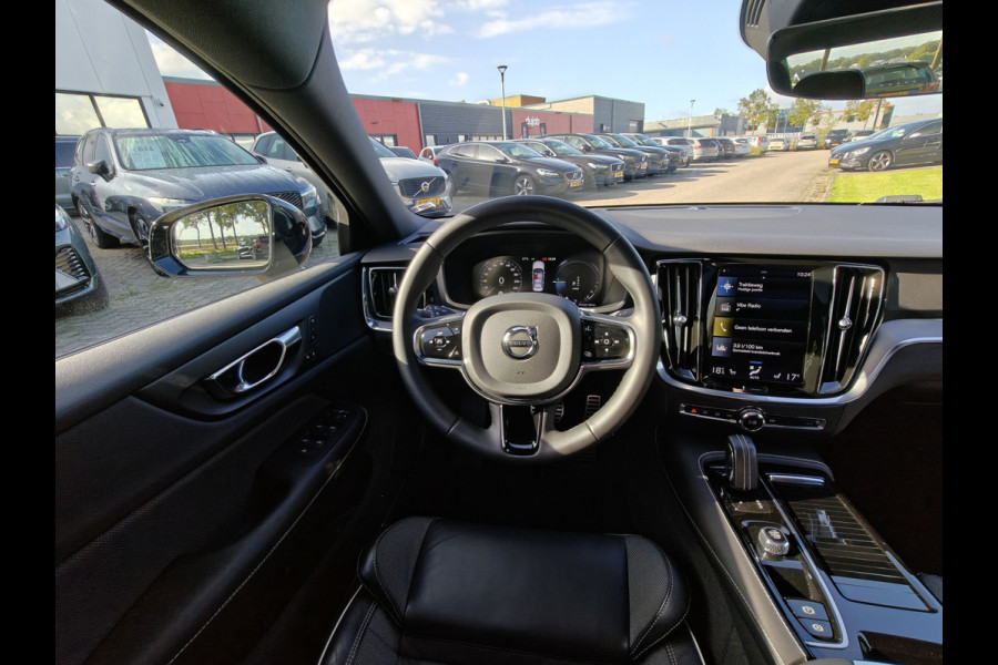 Volvo S60 T6 350PK AWD Recharge Plus Dark | BLIS | Pano | Carplay | Elektr. Stoelen | PDC V+A | ACC