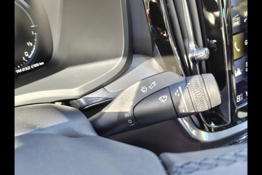 Volvo S60 T6 350PK AWD Recharge Plus Dark | BLIS | Pano | Carplay | Elektr. Stoelen | PDC V+A | ACC