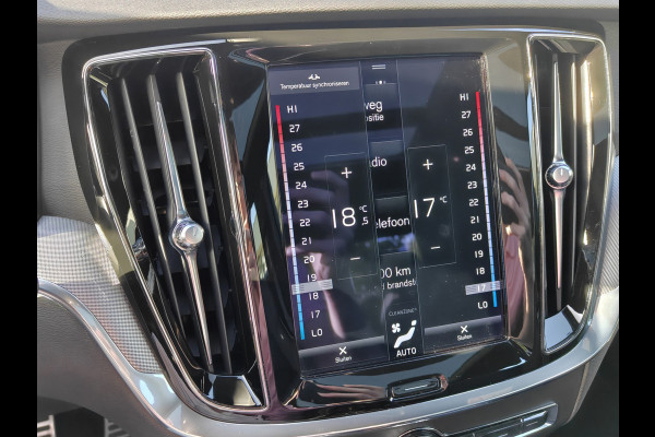Volvo S60 T6 350PK AWD Recharge Plus Dark | BLIS | Pano | Carplay | Elektr. Stoelen | PDC V+A | ACC
