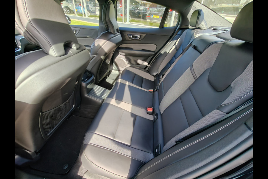 Volvo S60 T6 350PK AWD Recharge Plus Dark | BLIS | Pano | Carplay | Elektr. Stoelen | PDC V+A | ACC