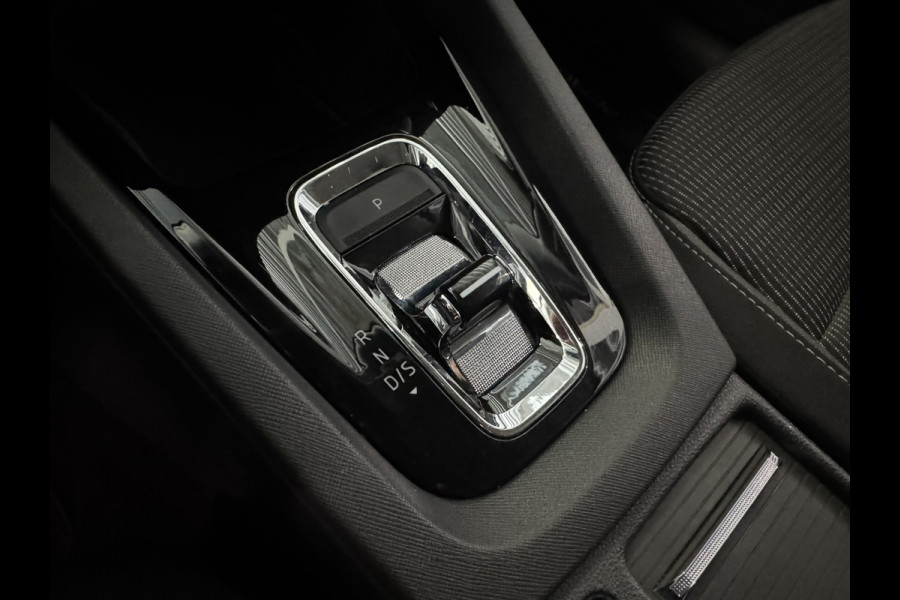 Škoda Octavia Combi 1.0 e-TSI Ambition Automaat ElectrTrekhaak Clima Carplay Navi Digitaal Dash Sfeerverlichting All-Season banden