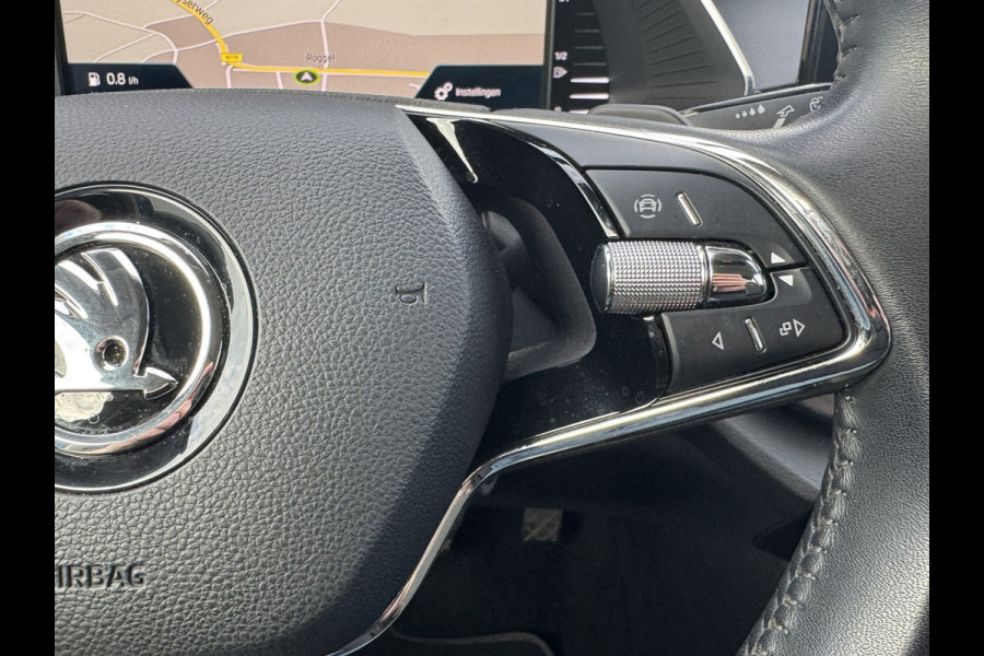 Škoda Octavia Combi 1.0 e-TSI Ambition Automaat ElectrTrekhaak Clima Carplay Navi Digitaal Dash Sfeerverlichting All-Season banden
