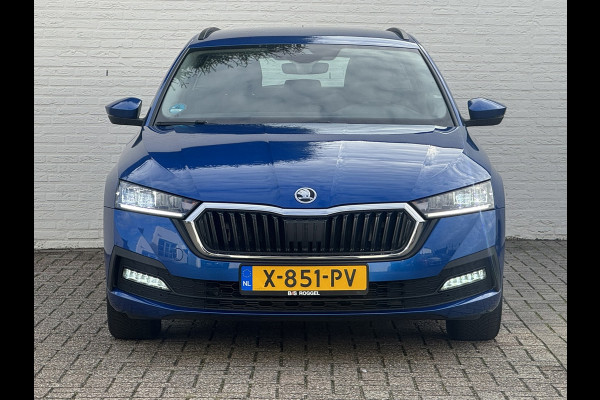 Škoda Octavia Combi 1.0 e-TSI Ambition Automaat ElectrTrekhaak Clima Carplay Navi Digitaal Dash Sfeerverlichting All-Season banden