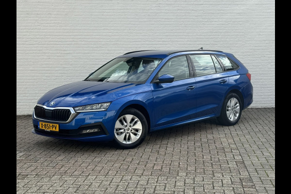 Škoda Octavia Combi 1.0 e-TSI Ambition Automaat ElectrTrekhaak Clima Carplay Navi Digitaal Dash Sfeerverlichting All-Season banden