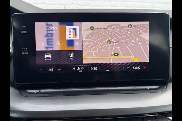 Škoda Octavia Combi 1.0 e-TSI Ambition Automaat ElectrTrekhaak Clima Carplay Navi Digitaal Dash Sfeerverlichting All-Season banden