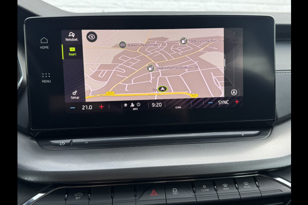 Škoda Octavia Combi 1.0 e-TSI Ambition Automaat ElectrTrekhaak Clima Carplay Navi Digitaal Dash Sfeerverlichting All-Season banden