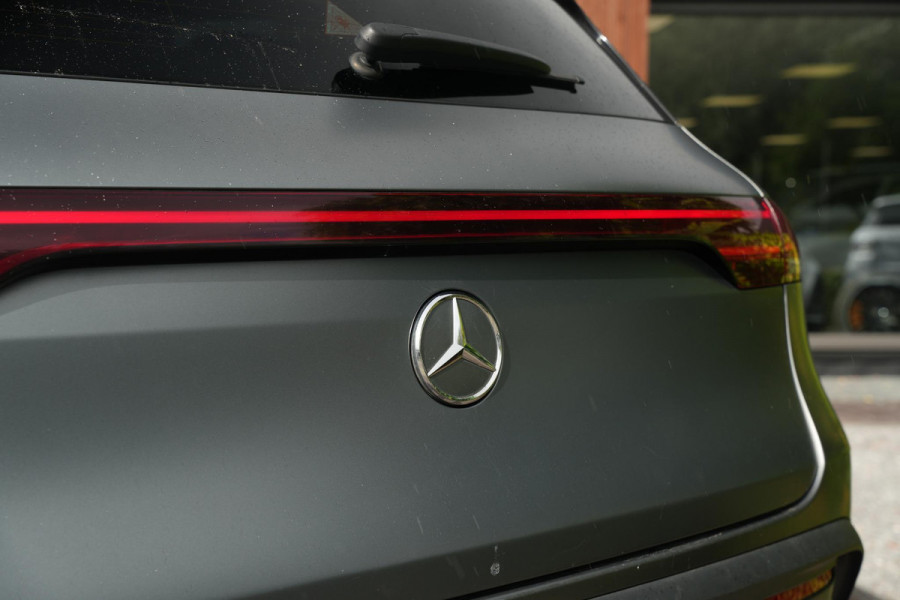 Mercedes-Benz EQC 400 4MATIC Premium Plus 80 kWh Schuif/kanteldak ACC Burmester Memory Manufaktur MultiBeam