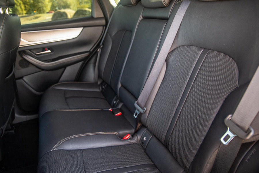 Mazda CX-60 2.5 e-SkyActiv PHEV Homura Plus 360 CAMERA / PANORAMA DAK / TREKHAAK / CARPLAY / DEALER AUTO / LEER