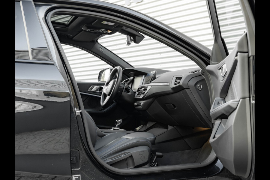 BMW 1-serie 118i Executive - M-Sport - Pano - Shodow Line - Camera - 18 inch
