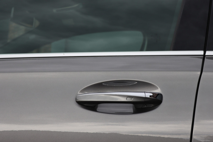 Mercedes-Benz A-Klasse 250 e AMG Line | Facelift | Panoramadak | Sfeerverlichting | Camera | Zitcomfortpakket | Keyless Go | Stoelverwarming | Widescreen |