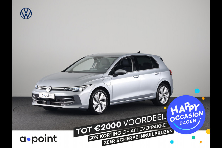Volkswagen Golf 1.5 eHybrid Style Edition 204 pk Automaat (DSG) | Navigatie via App | Parkeersensoren (Park assist) | Achteruitrijcamera | Adaptieve cruise control | Autom. airco (3 zones) |