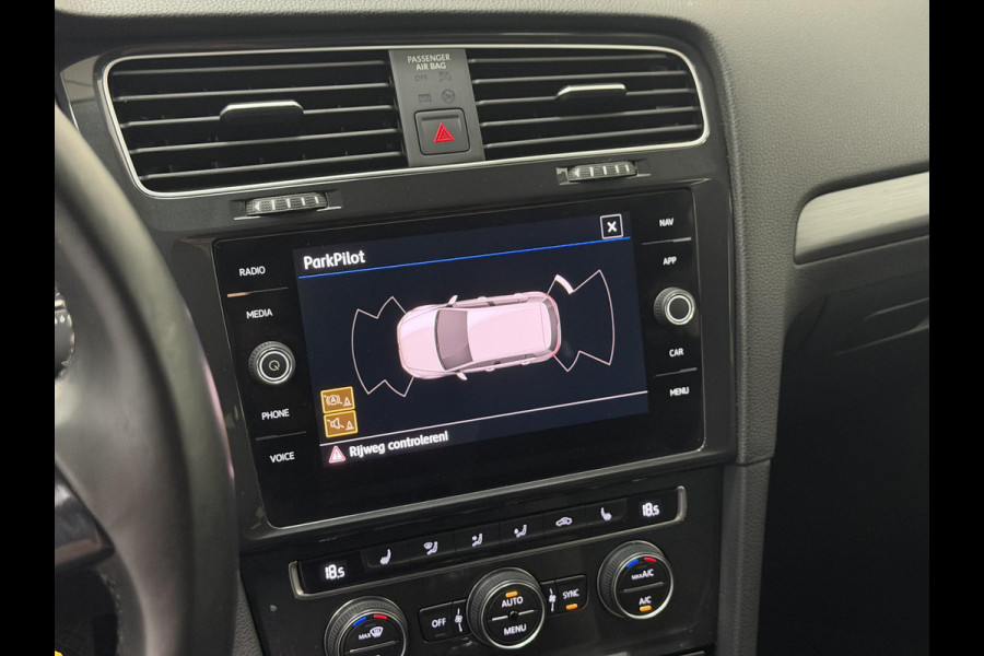 Volkswagen Golf 1.5 TSI*ACC*NAVI*ECC*MASSAGE*LED*CARPLAY*LMV*