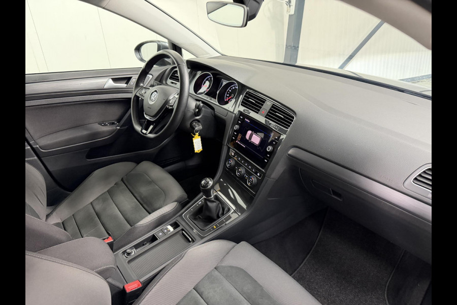 Volkswagen Golf 1.5 TSI*ACC*NAVI*ECC*MASSAGE*LED*CARPLAY*LMV*