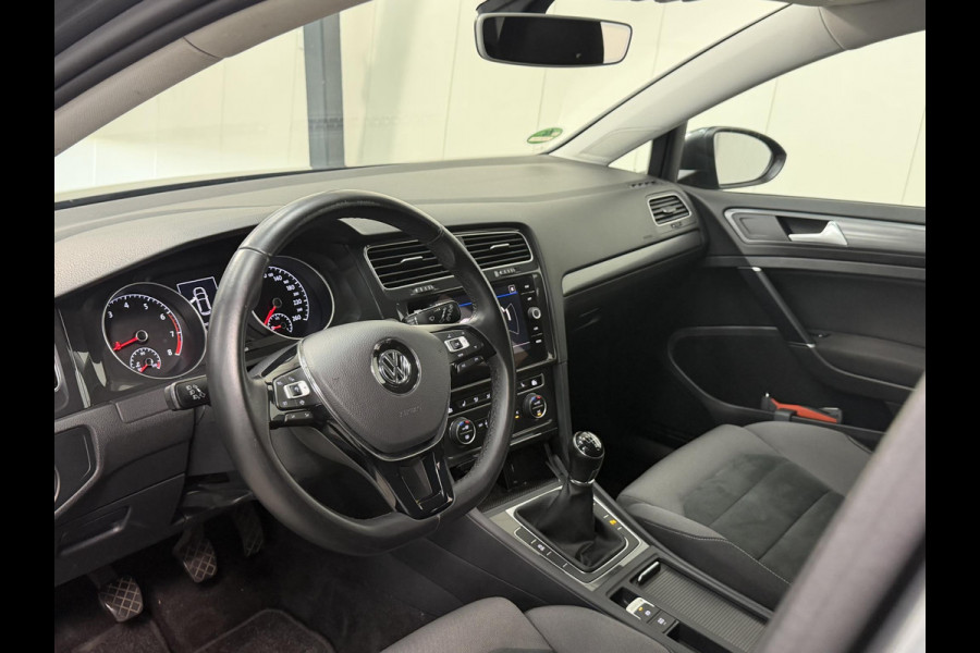 Volkswagen Golf 1.5 TSI*ACC*NAVI*ECC*MASSAGE*LED*CARPLAY*LMV*