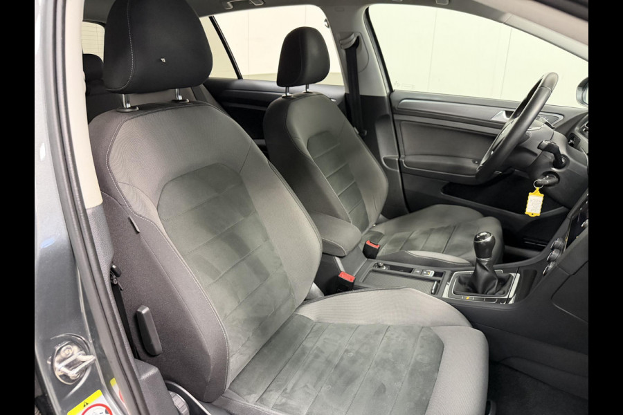 Volkswagen Golf 1.5 TSI*ACC*NAVI*ECC*MASSAGE*LED*CARPLAY*LMV*