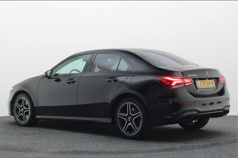 Mercedes-Benz A-Klasse 250 e Business Solution AMG Limited SOH 100%, Sfeerverlichting, Apple Carplay, Camera, LED, Lane Assist, 18"