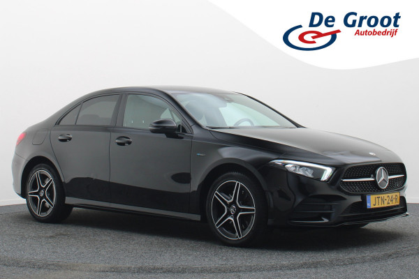 Mercedes-Benz A-Klasse 250 e Business Solution AMG Limited SOH 100%, Sfeerverlichting, Apple Carplay, Camera, LED, Lane Assist, 18"