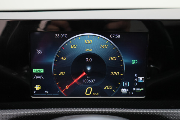 Mercedes-Benz A-Klasse 250 e Business Solution AMG Limited SOH 100%, Sfeerverlichting, Apple Carplay, Camera, LED, Lane Assist, 18"
