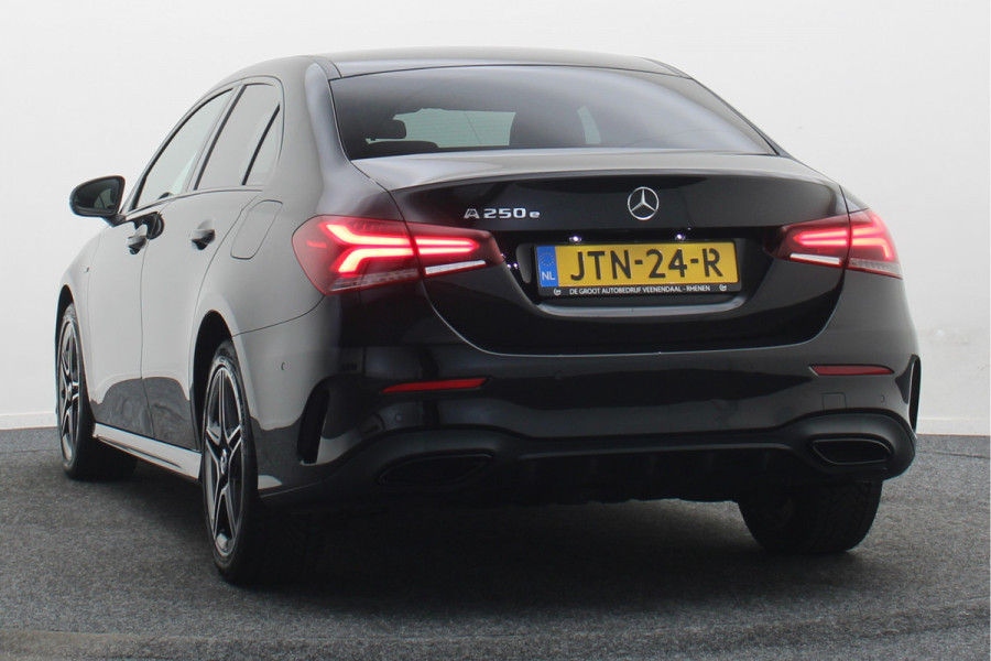Mercedes-Benz A-Klasse 250 e Business Solution AMG Limited SOH 100%, Sfeerverlichting, Apple Carplay, Camera, LED, Lane Assist, 18"