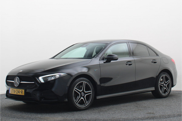 Mercedes-Benz A-Klasse 250 e Business Solution AMG Limited SOH 100%, Sfeerverlichting, Apple Carplay, Camera, LED, Lane Assist, 18"