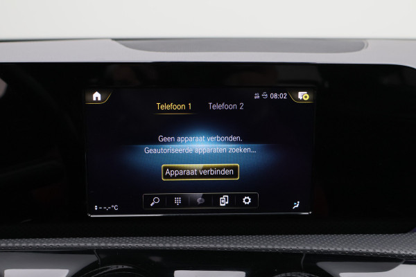 Mercedes-Benz A-Klasse 250 e Business Solution AMG Limited SOH 100%, Sfeerverlichting, Apple Carplay, Camera, LED, Lane Assist, 18"