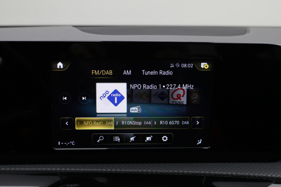 Mercedes-Benz A-Klasse 250 e Business Solution AMG Limited SOH 100%, Sfeerverlichting, Apple Carplay, Camera, LED, Lane Assist, 18"