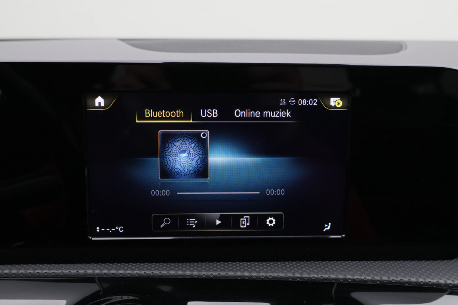 Mercedes-Benz A-Klasse 250 e Business Solution AMG Limited SOH 100%, Sfeerverlichting, Apple Carplay, Camera, LED, Lane Assist, 18"