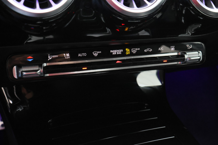 Mercedes-Benz A-Klasse 250 e Business Solution AMG Limited SOH 100%, Sfeerverlichting, Apple Carplay, Camera, LED, Lane Assist, 18"