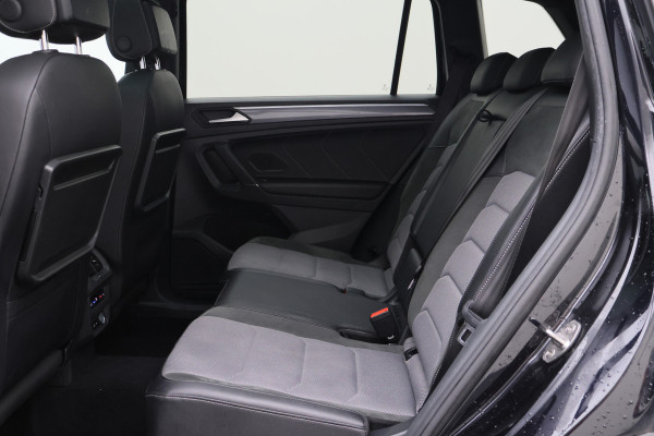 Volkswagen Tiguan Allspace 2.0 TSI 4Motion Highline Business R Panoramadak, Camera, Apple CarPlay, ACC, Keyless, Trekhaak, 20"