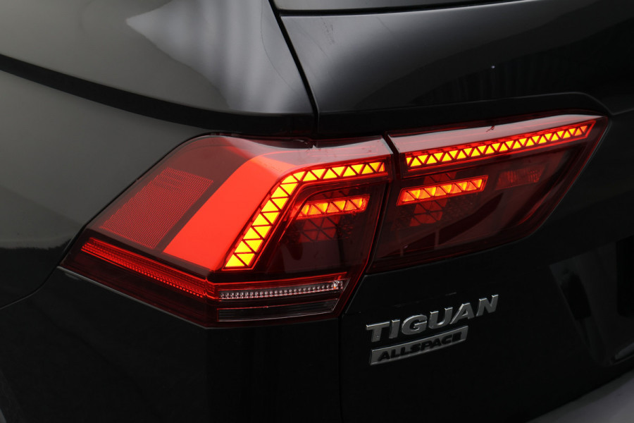 Volkswagen Tiguan Allspace 2.0 TSI 4Motion Highline Business R Panoramadak, Camera, Apple CarPlay, ACC, Keyless, Trekhaak, 20"