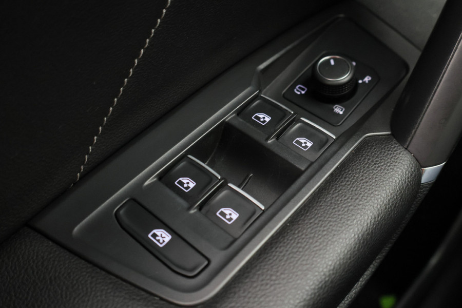 Volkswagen Tiguan Allspace 2.0 TSI 4Motion Highline Business R Panoramadak, Camera, Apple CarPlay, ACC, Keyless, Trekhaak, 20"