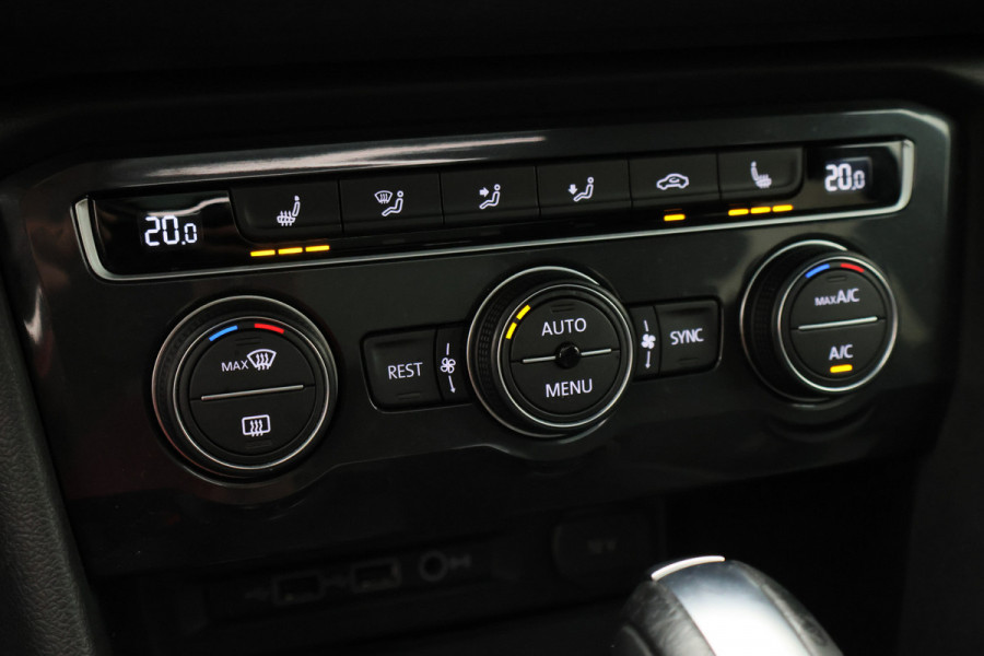 Volkswagen Tiguan Allspace 2.0 TSI 4Motion Highline Business R Panoramadak, Camera, Apple CarPlay, ACC, Keyless, Trekhaak, 20"