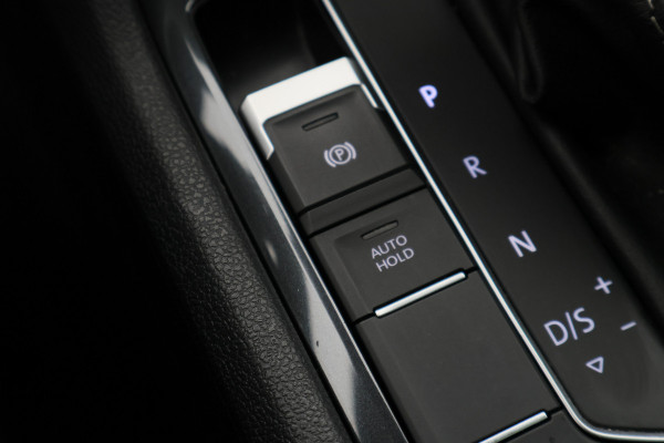 Volkswagen Tiguan Allspace 2.0 TSI 4Motion Highline Business R Panoramadak, Camera, Apple CarPlay, ACC, Keyless, Trekhaak, 20"