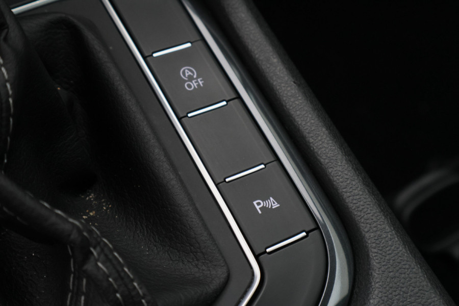 Volkswagen Tiguan Allspace 2.0 TSI 4Motion Highline Business R Panoramadak, Camera, Apple CarPlay, ACC, Keyless, Trekhaak, 20"